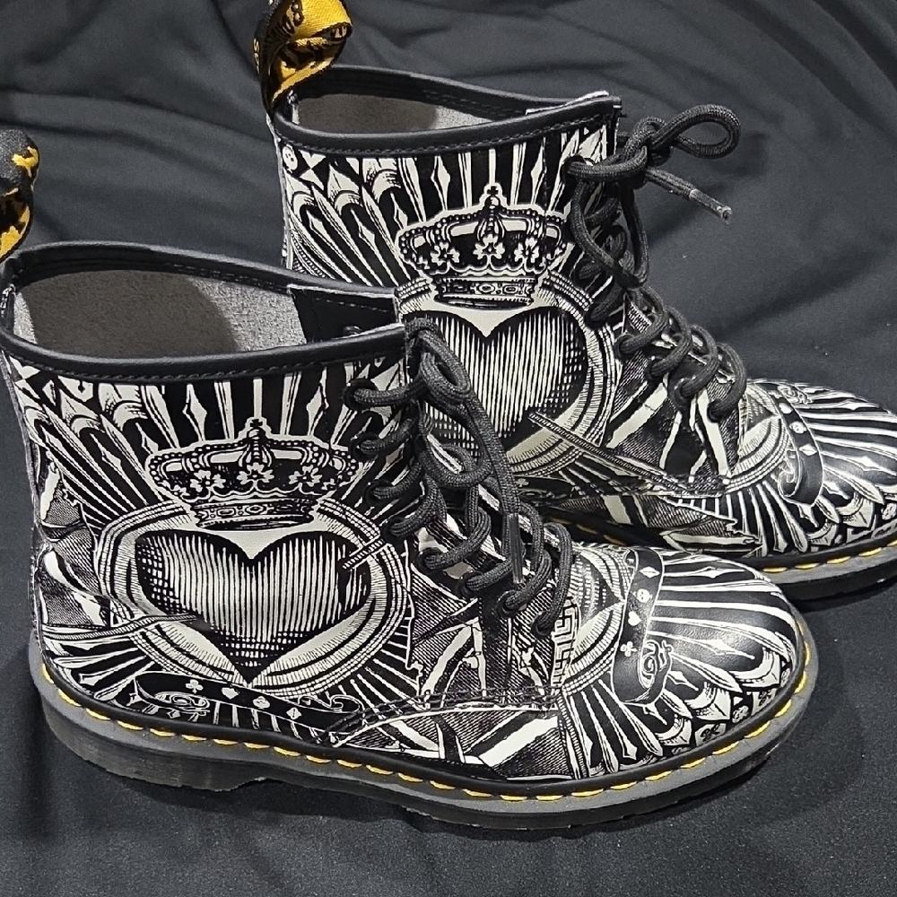 Black and White Graphic Women's Boots
